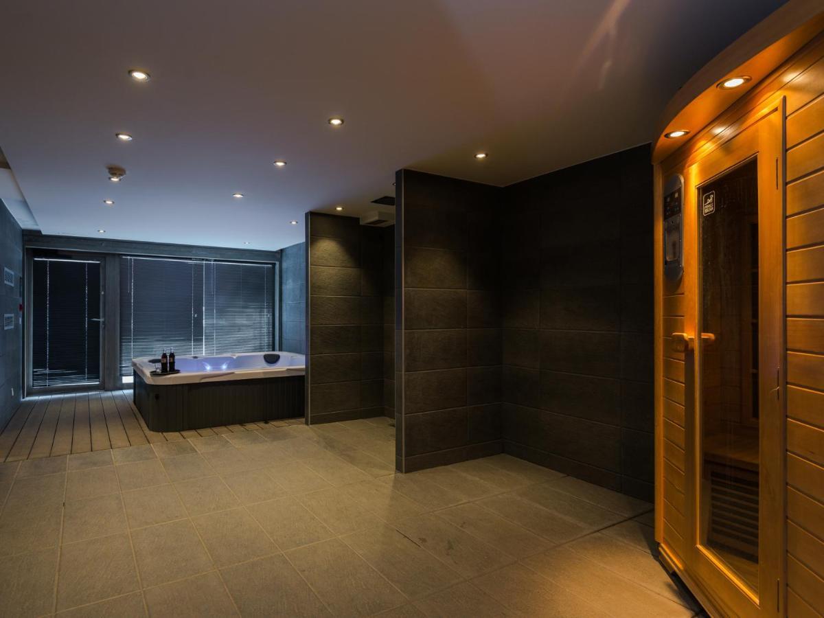 Hotel Victoria Lodge By Skinetworks Val-dʼIsère エクステリア 写真